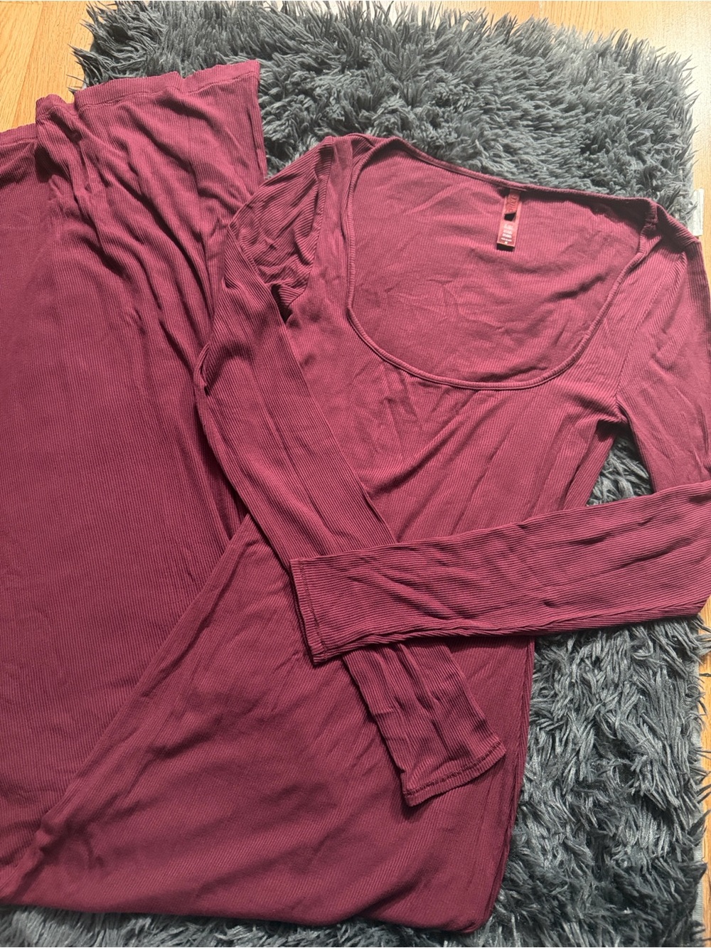 Skims ribbed Long Sleeve Scoop Neck Top - burgundy